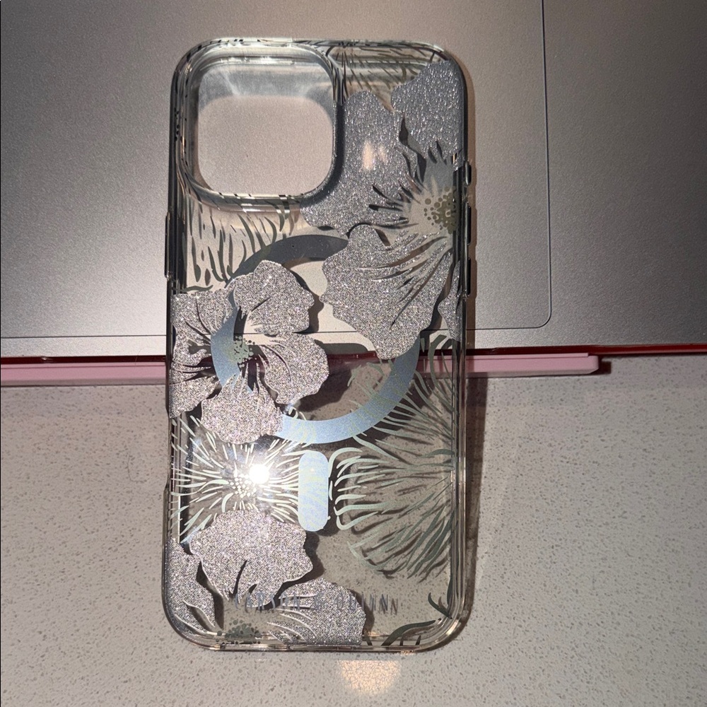 Elegant Silver Floral Phone Case 16 PRO MAX